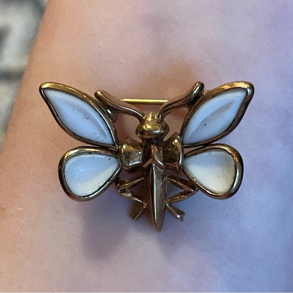 Vintage Mother of Pearl Bee Brooch